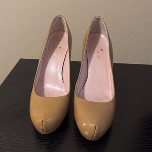 Kate Spade camel patent leather nude pumps